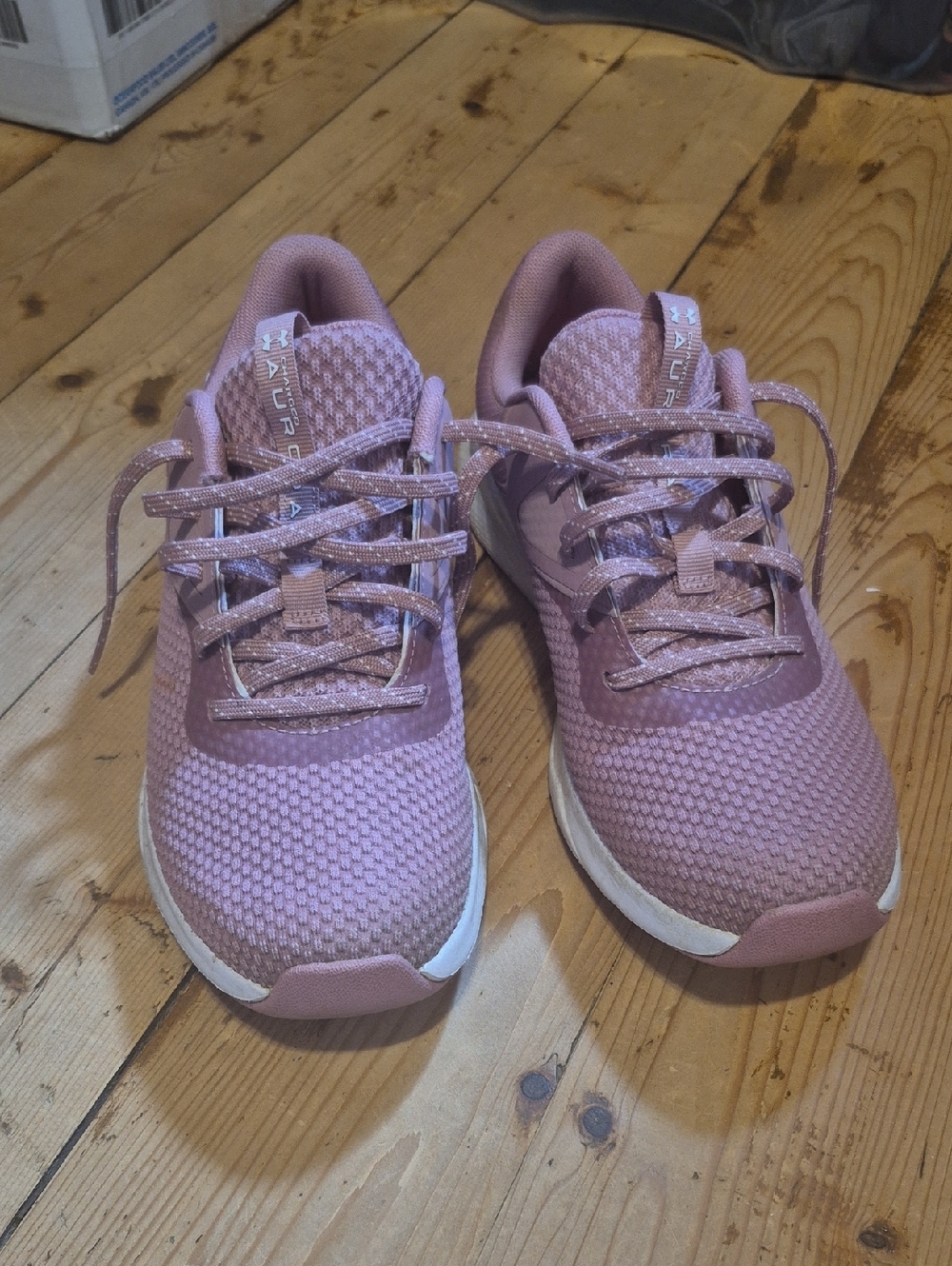 Under Armour Sneakers